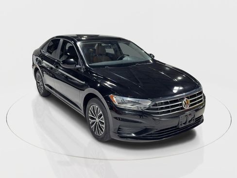 Used 2020 Volkswagen Jetta SE image 2