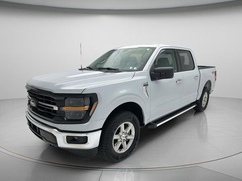 Used 2025 Ford F150 XLT w/ Equipment Group 301A Standard AWD/4WD image 3