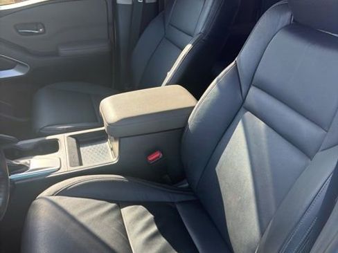 Used 2023 Nissan Frontier SV w/ SV Convenience Package image 7