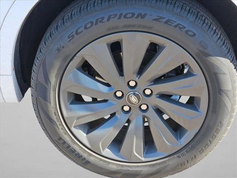 Used 2020 Land Rover Discovery Sport SE R-Dynamic image 14