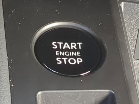 New 2026 Nissan Kicks SR w/ Illumination Package image 25