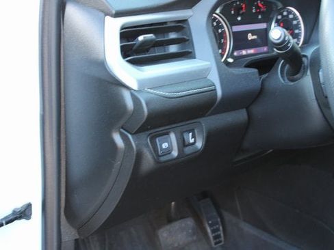 Used 2023 GMC Acadia SLE w/ Driver Convenience Package image 26