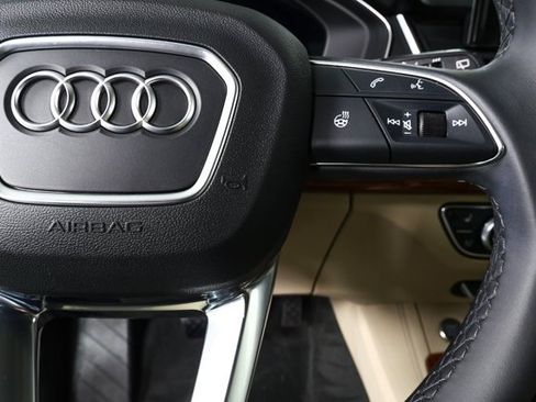 Used 2023 Audi Q5 2.0T Prestige w/ Prestige Package image 11