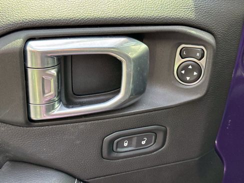 Used 2023 Jeep Wrangler Unlimited Sahara w/ Cold Weather Group image 13