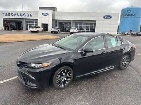 Used 2021 Toyota Camry SE FWD image 4