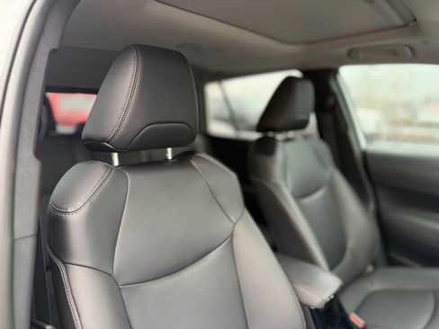 Certified 2022 Toyota Corolla Cross XLE w/ Convenience Package image 22