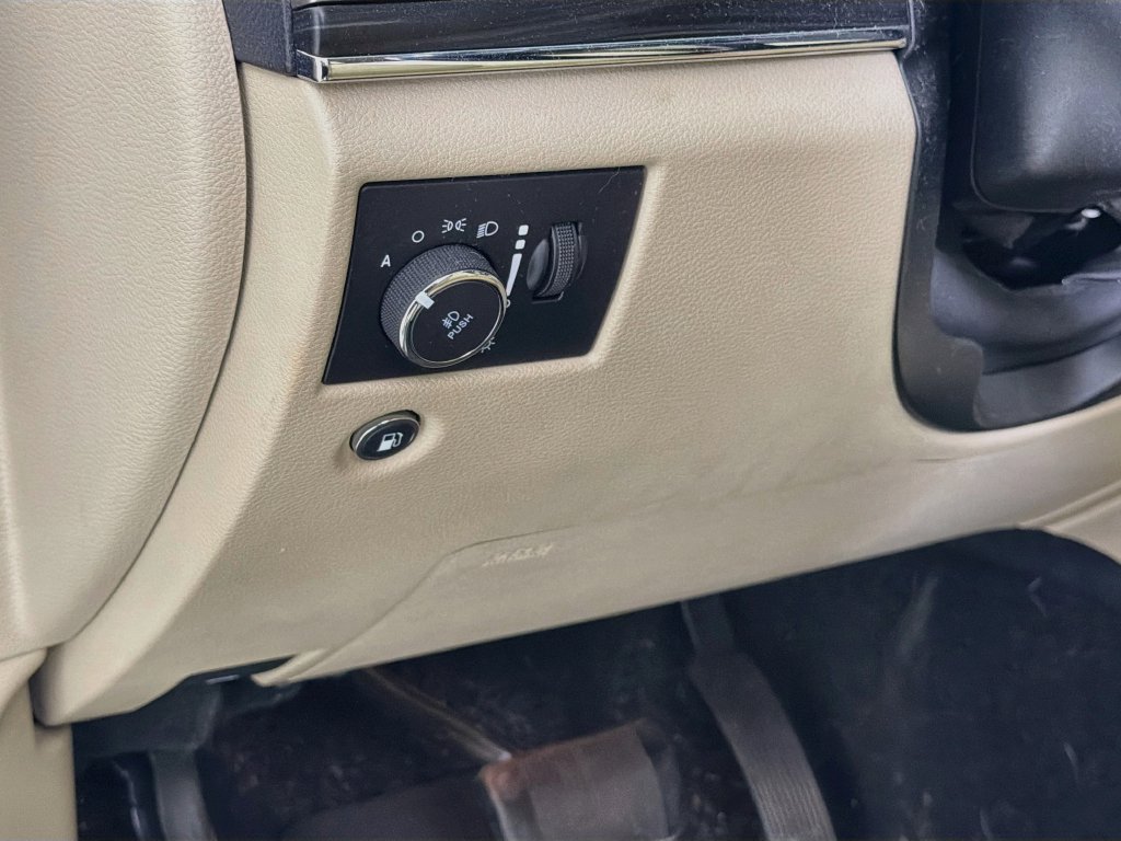 Used 2020 Jeep Grand Cherokee Limited w/ Premium Lighting Group RWD image 13