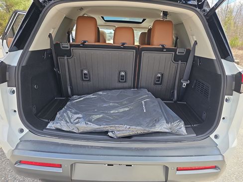 New 2026 Nissan Pathfinder Platinum AWD/4WD image 16