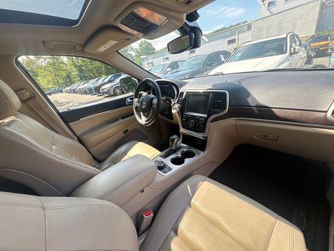 Used 2017 Jeep Grand Cherokee Limited AWD/4WD image 33
