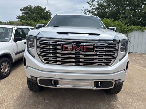 Used 2024 GMC Sierra 1500 Denali w/ Denali Reserve Package AWD/4WD image 2