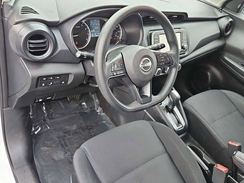 Used 2023 Nissan Kicks S image 10