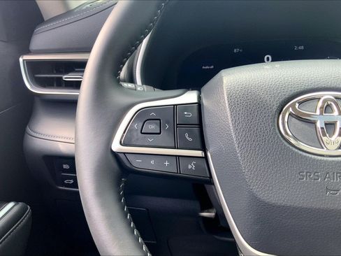 Used 2026 Toyota Highlander Limited AWD/4WD image 23