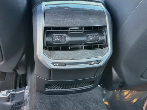 Used 2025 BMW 760i xDrive w/ Executive Package AWD/4WD image 20