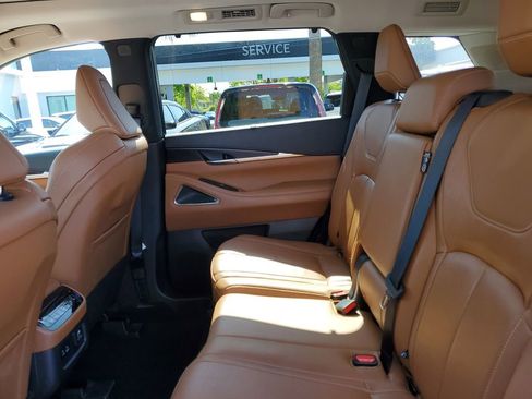 Used 2023 INFINITI QX60 Sensory w/ Vision Package AWD/4WD image 16