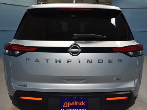 Certified 2025 Nissan Pathfinder SV image 25