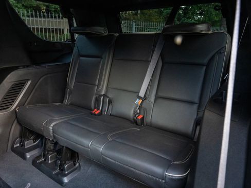 Used 2021 GMC Yukon SLT RWD image 14