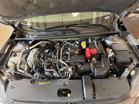Used 2025 Nissan Sentra SV FWD image 31