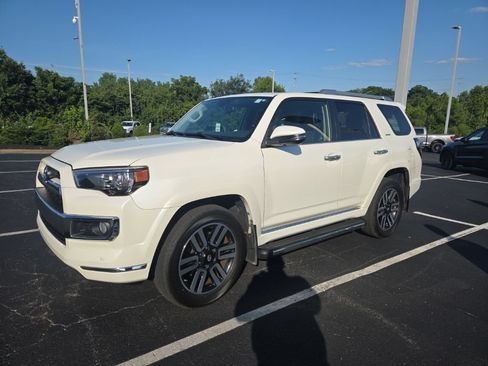 Used 2018 Toyota 4Runner Limited AWD/4WD image 3