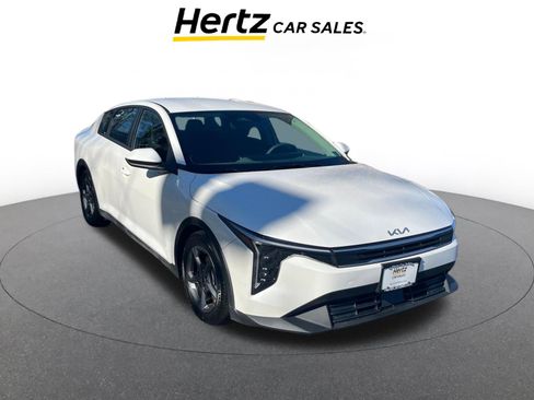 Used 2025 Kia K4 LXS image 1