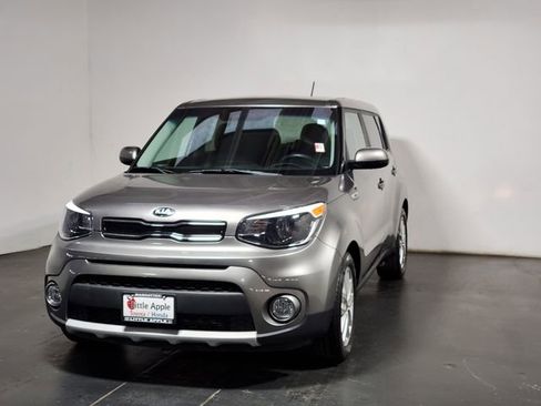 Used 2019 Kia Soul + image 4