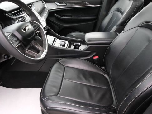 Used 2024 Jeep Grand Cherokee L Limited w/ Luxury Tech Group II AWD/4WD image 5