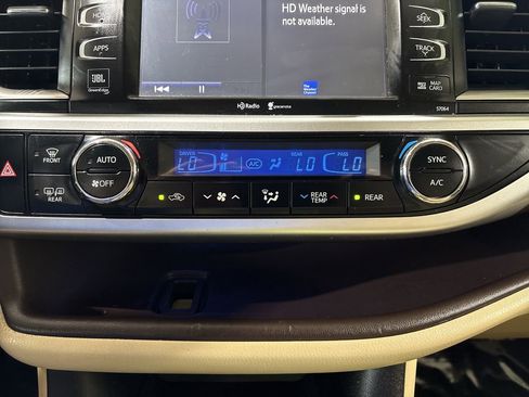 Used 2015 Toyota Highlander Limited Platinum AWD/4WD image 20