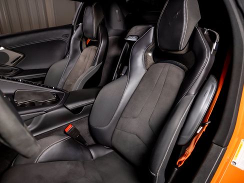 Used 2023 Chevrolet Corvette Stingray Preferred Conv w/ Z51 Performance Package RWD image 5