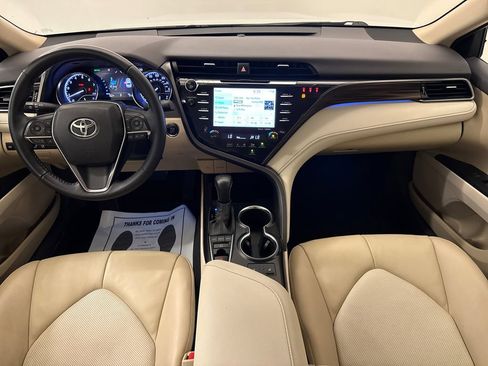 Used 2020 Toyota Camry XLE FWD image 11