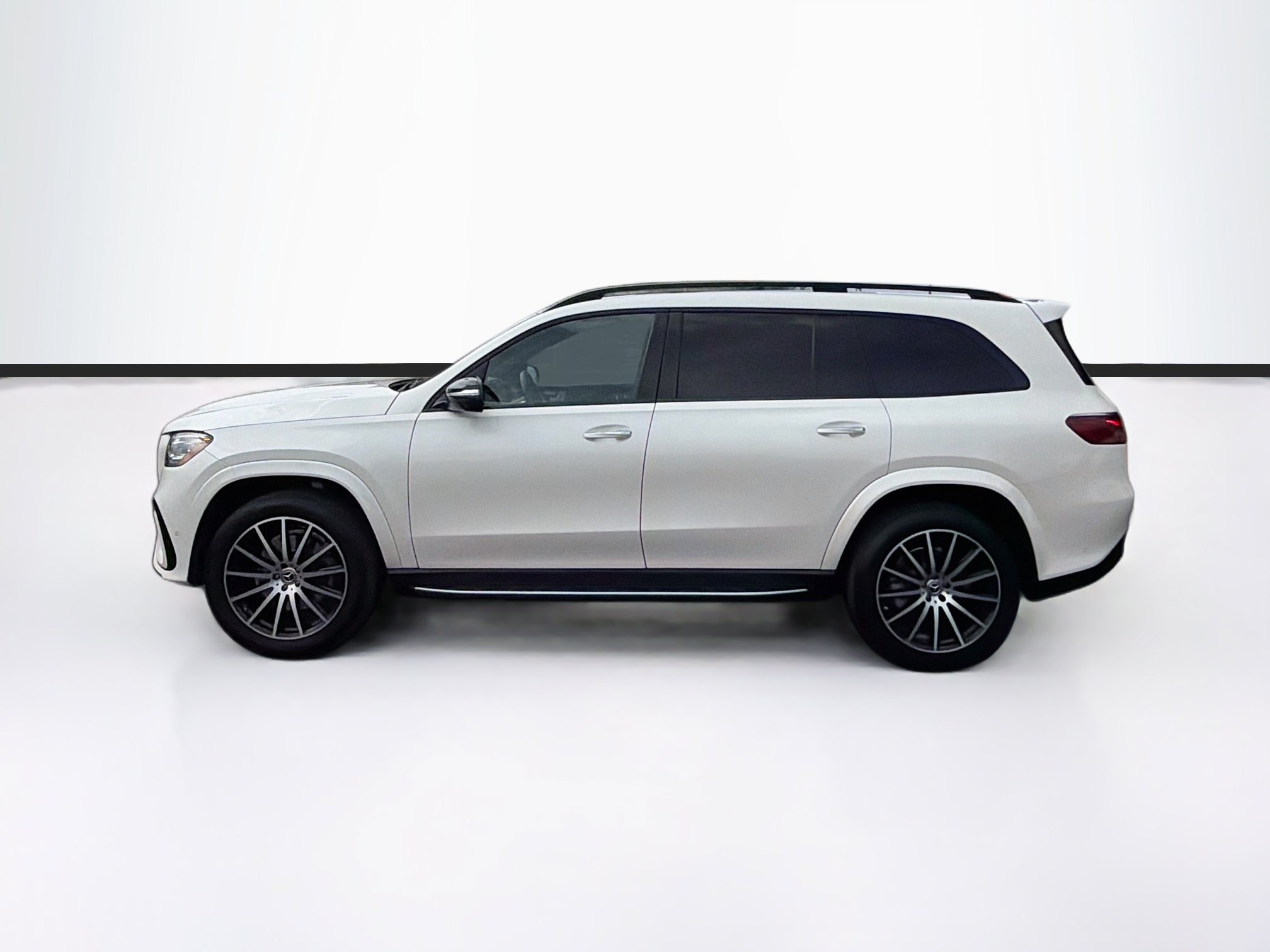 Used 2024 Mercedes-Benz GLS 450 4MATIC image 8