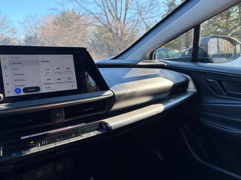 Used 2025 Toyota Prius LE image 33