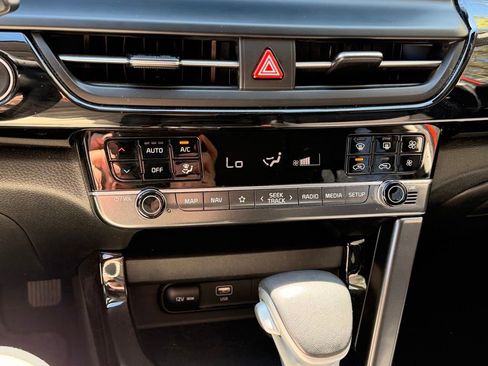 Used 2024 Kia Seltos X-Line AWD/4WD image 21