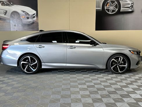 Used 2022 Honda Accord Sport image 3