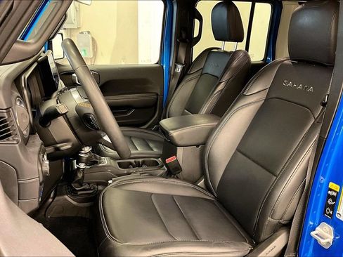 Used 2024 Jeep Wrangler Unlimited Sahara w/ Technology Group AWD/4WD image 21