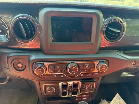 Used 2020 Jeep Wrangler Unlimited Sport AWD/4WD image 19