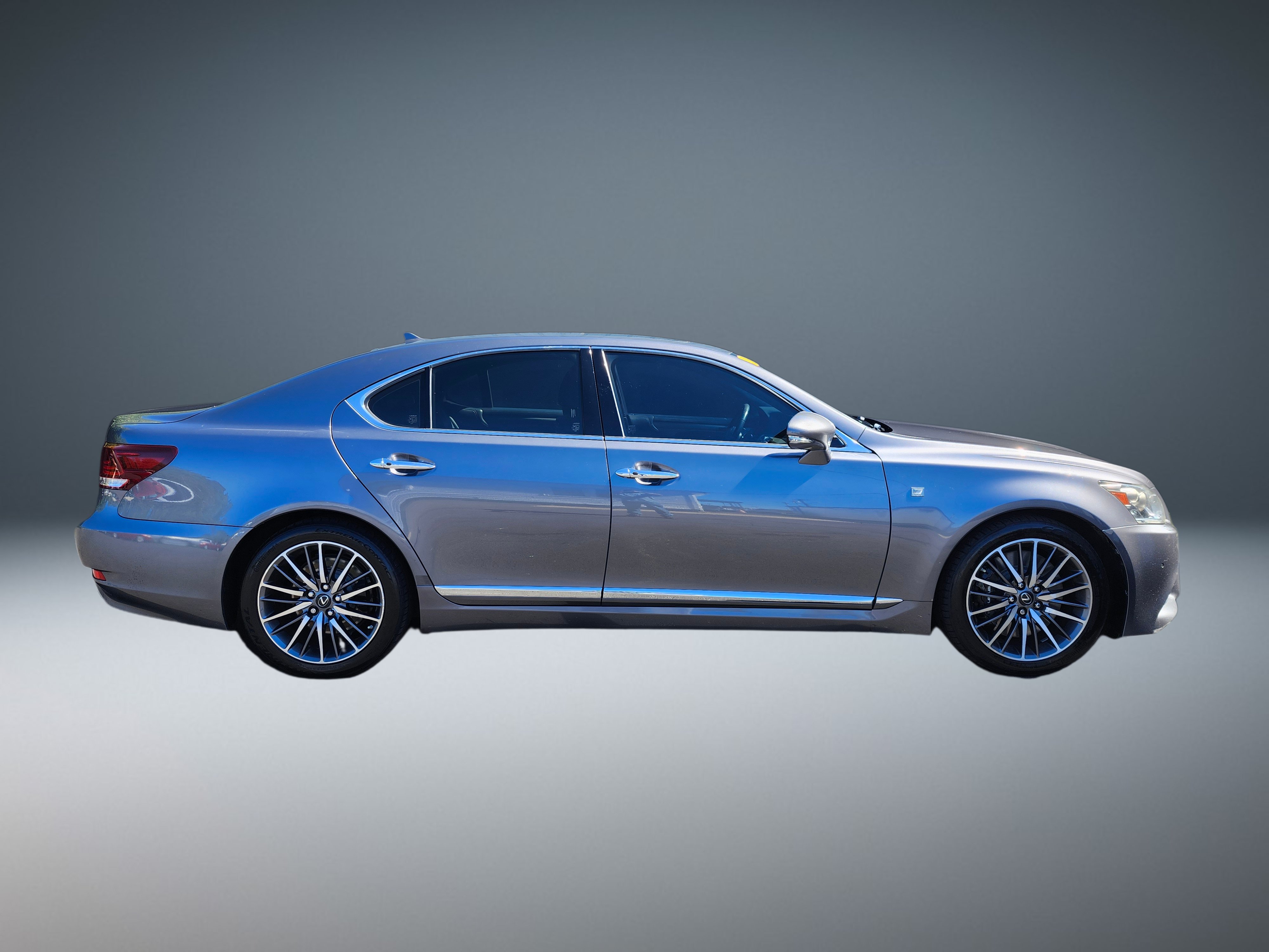 Used 2013 Lexus LS 460 AWD w/ F-Sport Pkg image 2