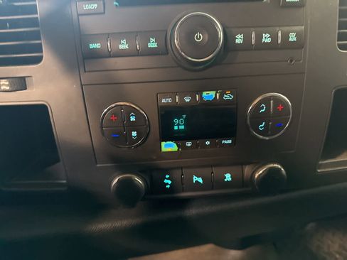 Used 2010 GMC Sierra 1500 SLE w/ Regional Value Package image 24