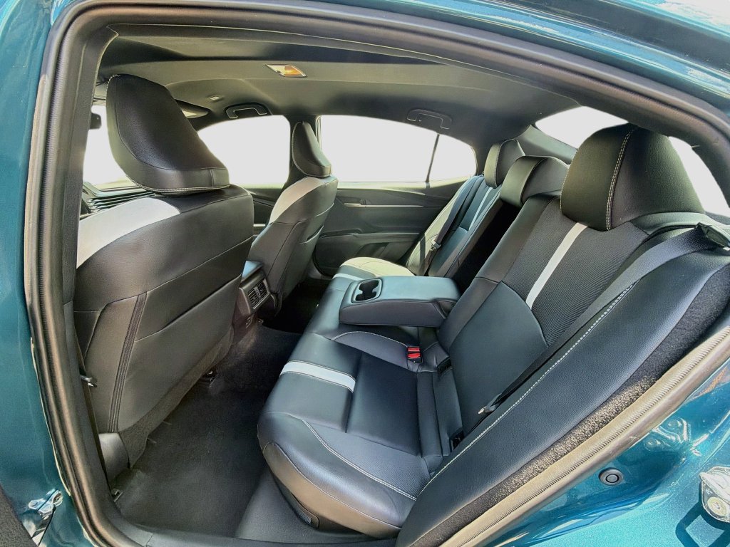 Used 2025 Toyota Camry SE w/ Convenience Package AWD/4WD image 24