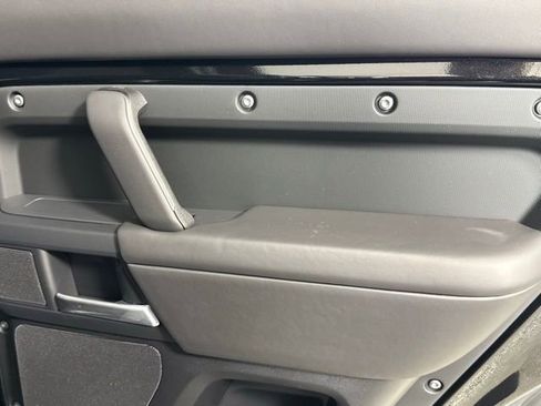 New 2026 Land Rover Defender 110 X-Dynamic SE image 26