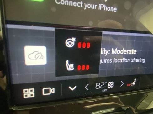 Certified 2025 Volvo XC60 B5 Plus image 24