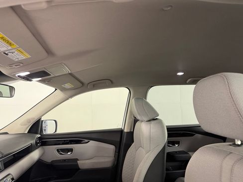 Used 2024 Honda Pilot LX image 15