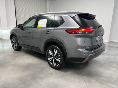 Used 2025 Nissan Rogue SL FWD image 5