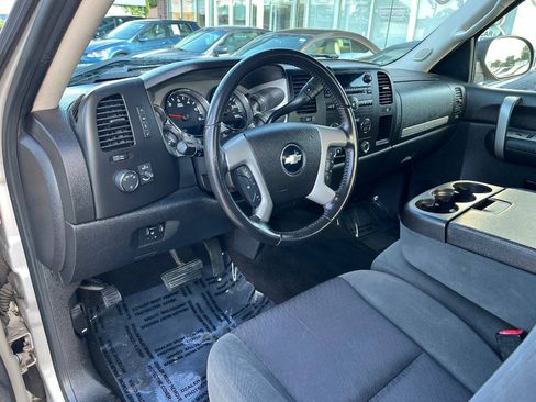 Used 2009 Chevrolet Silverado 2500 LT w/ Interior Plus Package AWD/4WD image 19