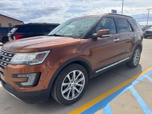 Used 2017 Ford Explorer Limited w/ Equipment Group 301A AWD/4WD image 2
