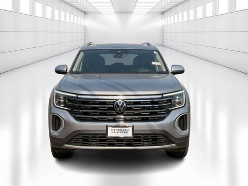 Used 2024 Volkswagen Atlas SEL AWD/4WD image 2