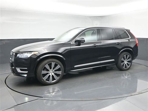 Used 2023 Volvo XC90 B6 Ultimate w/ Protection Package Premier image 4