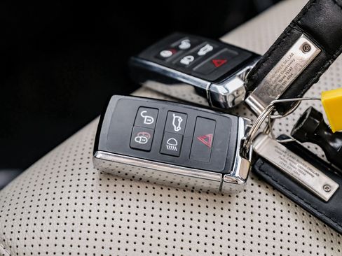 Used 2019 Jaguar E-PACE S image 64