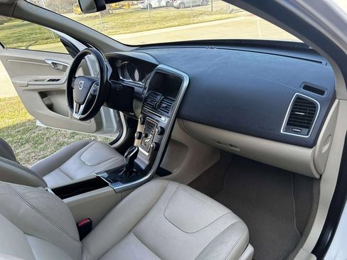 Used 2015 Volvo XC60 T5 Premier image 15