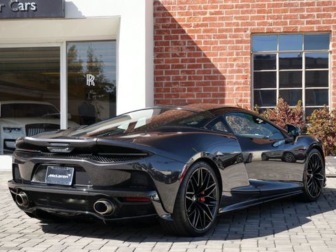 Used 2022 McLaren GT RWD image 4