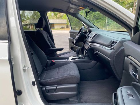 Used 2019 Honda Pilot LX image 19