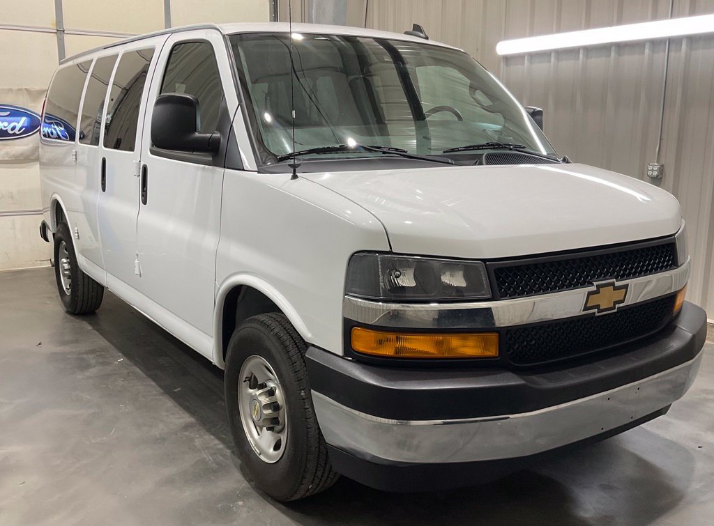 Used 2025 Chevrolet Express 2500 LT w/ LT Preferred Equipment Group RWD image 2